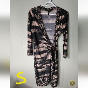 BCBGMaxAzria Black and Cream Patterned Long Sleeve Dress